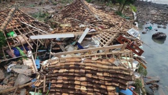 Dampak tsunami Selat Sunda di Desa Kunjir, Kecamatan Kalianda, Lampung Selatan. Foto: Ichwanto M.Nuh