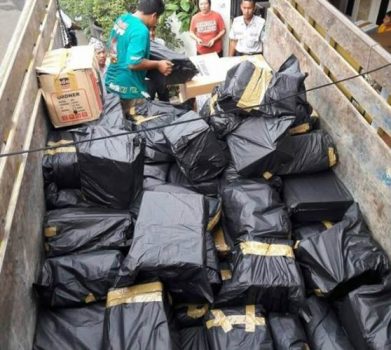 Yayasan Rebung Cendani Donasikan Satu Truk Buku untuk Program Literasi Lampung Barat