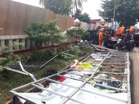 Pembakaran Polsek Ciracas, POM TNI AD – Polda Selidiki Keterlibatan Oknum