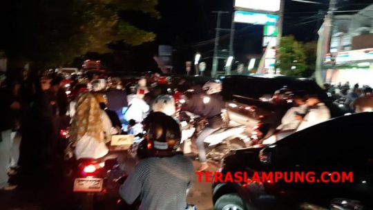 Pesisir Kalianda dan Rajabasa Diterjang Gelombang Laut, Warga Mengungsi ke Dataran Tinggi