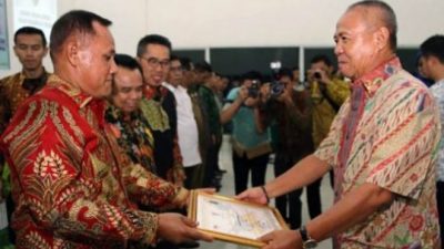 Selesaikan Temuan Inspektorat Provinsi, Pemkab Lamsel Terima Penghargaan