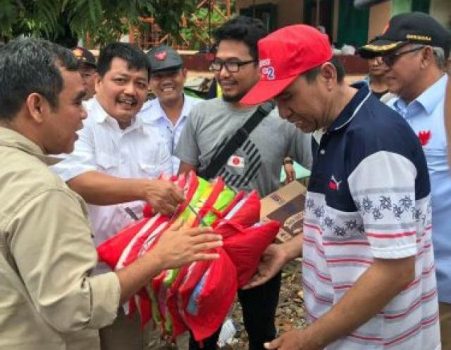 Sekjen Gerindra Ahmad Muzani Beri Bantuan korban Tsunami di Lampung Selatan