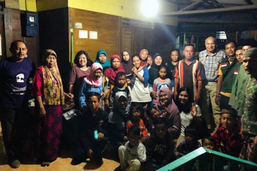 Damar Berikan Bantuan untuk Korban Tsunami di Lampung Selatan