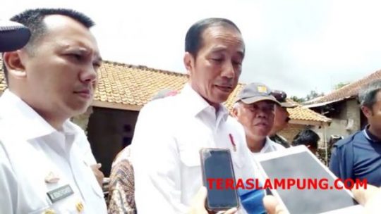 Jokowi Targetkan Rekonstruksi Rumah Korban Tsunami di Lamsel Tiga Bulan Beres