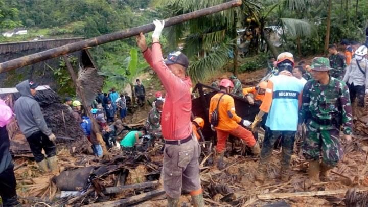 Evakuasi Longsor Sukabumi Terhambat Minimnya Alat Berat