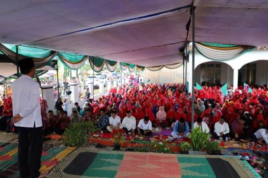 Bupati Parosil Hadiri Pengajian di Pekon Gunungterang