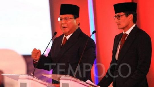 Mau Potong Omongan Jokowi, Prabowo Dipijat Sandiaga