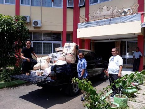 Disnakertrans Lampung Serahkan Bantuan untuk Korban Tsunami