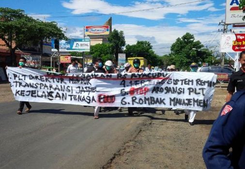 Tuntut Direktur Diganti, Ratusan Karyawan RSU Ryacudu Kembali Berunjuk Rasa