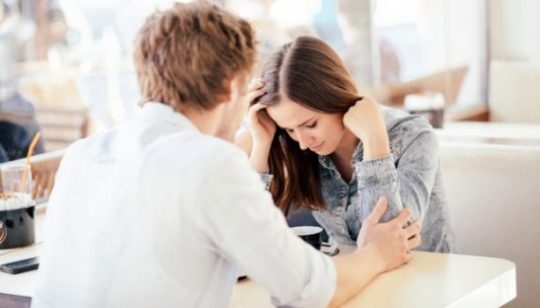 Pasangan Belum Bisa Move On, Kenali Ciri dan Cara Menghadapinya