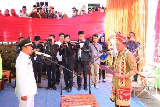 Bupati Parosil Lantik Peratin Pekon Bedudu