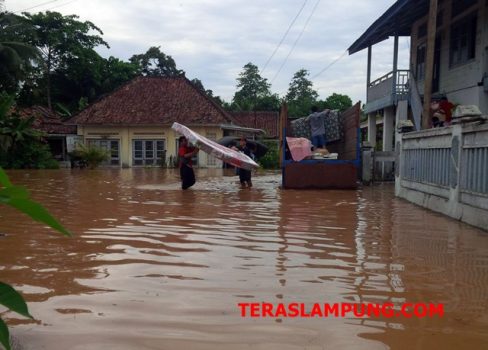 Banjir Bandang Rendam Ratusan Rumah di Lampung Utara