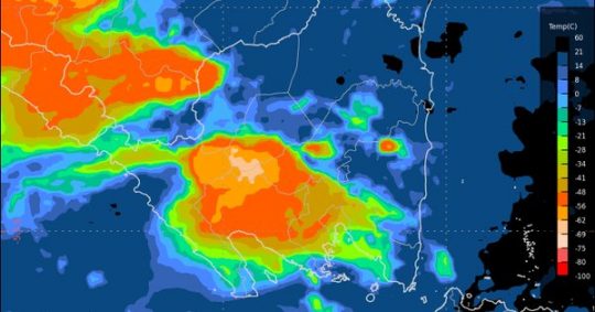Wilayah di Lampung Berpotensi Hujan Lebat Disertai Petir Sore-Malam Ini