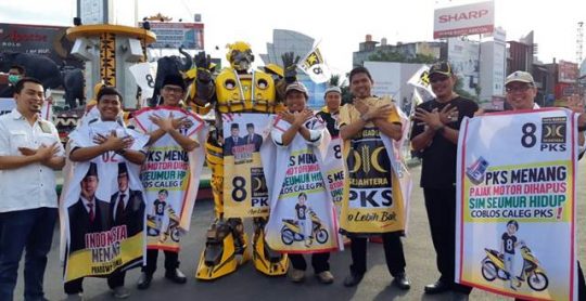 Sosialiasi SIM Seumur Hidup, PKS Gelar Flashmob 88 KM Se-Lampung