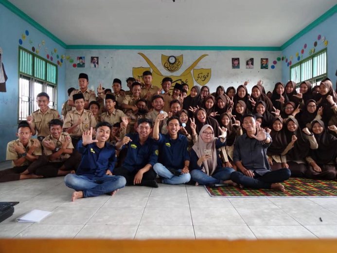 Himpunan Mahasiswa Asal Lampung di Surabaya Gelar “Himalaya Goes to School”