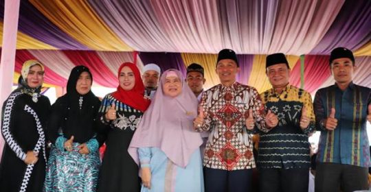 Bupati Parosil Hadiri Pengajian di Lapangan Sanayuda Fajar Bulan