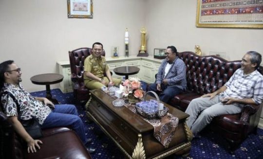 Gubernur Ridho Ficardo Ajak Masyarakat Kunjungi Lalang Waya Market