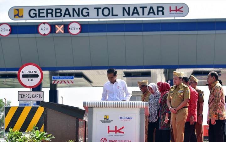 Presiden Jokowi Resmikan Jalan Tol Bakauheni-Terbanggi Besar