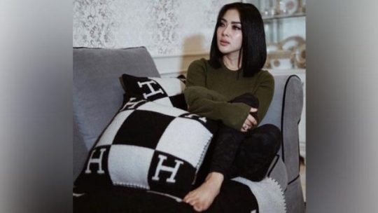 Foto Buku Nikah Jadi Sorotan, Ini Nama Asli Syahrini