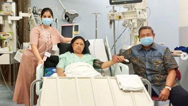 Ani Yudhoyono: Apa Aku Sudah Tersenyum untukmu, Suami dan Anakku?