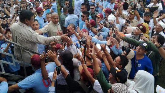 Prabowo: Emak-emak Ingin Pemimpin Sopan atau Apa Adanya?