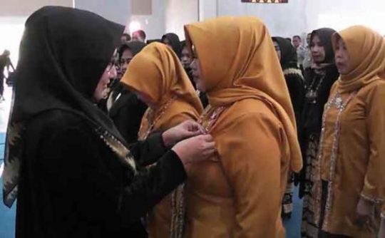 Istri Bupati Lampung Utara Lantik Anggota TP PKK Kecamatan