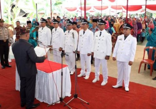 Nanang Ermanto Lantik Enam Penjabat Kades