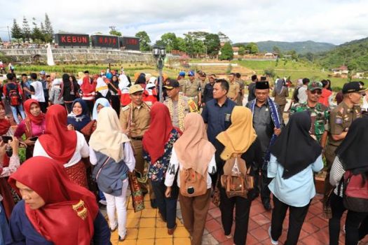1.500-an Bujang-Gadis Lampung Barat Hadiri “Nyambai Milenial”