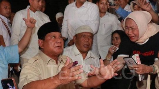 Jokowi Unggul Quick Count, Sujud Prabowo, Cegukan Sandiaga