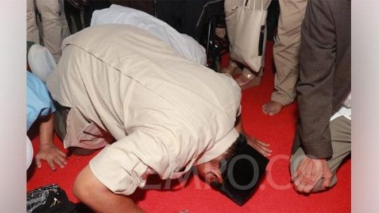 Prabowo Yakin Menang 62 Persen, Kemudian Sujud Syukur