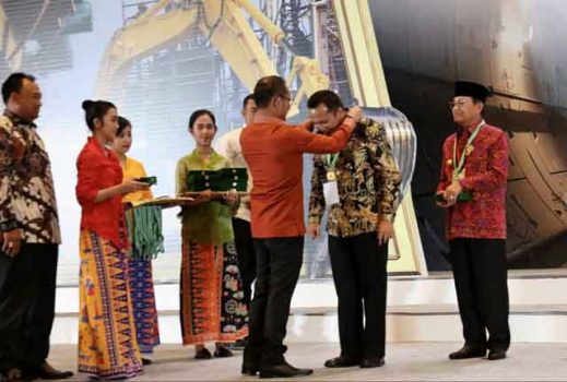 Gubernur Ridho Kembali Raih Penghargaan K3 dari Kemenakertrans