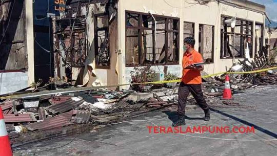 Ini Penyebab Mapolres Lamsel Terbakar