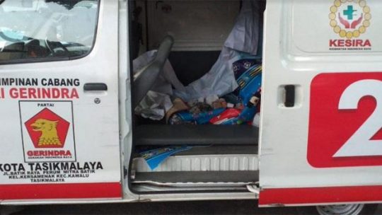 Cerita Staf Gerindra Soal Ambulans Bawa Batu 22 Mei