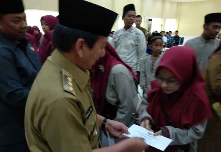 Qori-Qori’ah Bandarlampung Peraih Medali MTQ Lampung 2019 Terima Hadiah