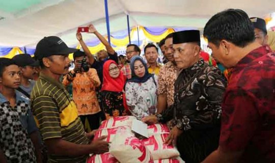 Plt Bupati Lampung Selatan Buka Pasar Murah di Kecamatan Bakauheni