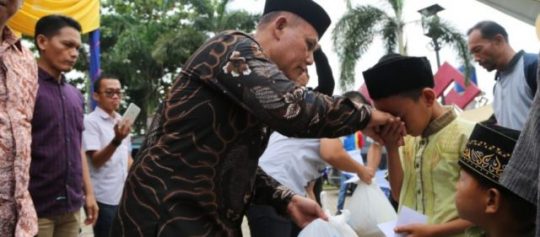 Nanang Ermanto Bagikan 120 paket Sembako Kepada Anak Yatim