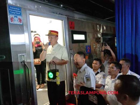 KA Sriwijaya Lampung-Palembang Berbodi Stainless Steel Resmi Dioperasikan