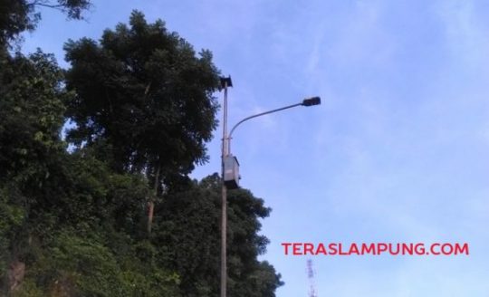 Setahun Lebih Mati, Lampu Jalan Lintas Sumatera Bandarlampung-Lamsel Belum Diperbaiki
