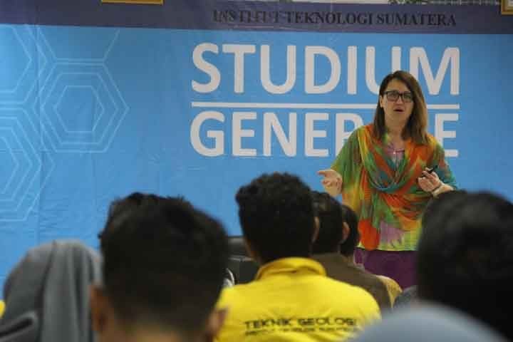 Studium Generale Itera: Pemanfaatan Batu Bara Lebih Ramah Lingkungan