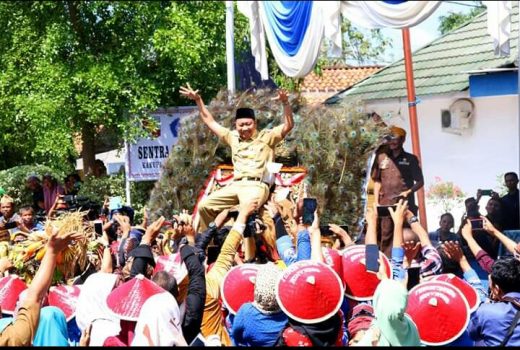 HUT ke-73 Lampung Utara, Warga Antusias Saksikan Pawai Budaya