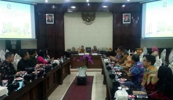 Wagub Chusnunia Pelajari Tata Kelola Sampah dari Pemkot Surabaya