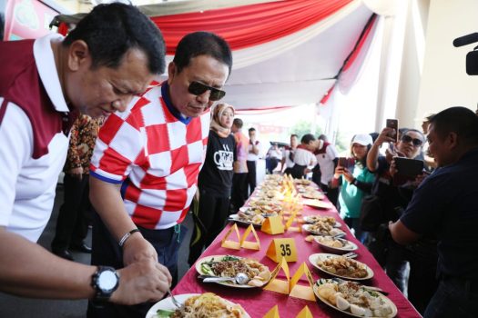 Meriahkan HUT Bhayangkara, Gubernur Arinal Raih Juara ke-3 Lomba Masak Ketoprak