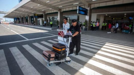 Penumpang Bus Damri Rute Bandara Soetta Mengeluh Bayar Ongkos Dobel