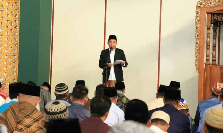 Bupati dan Wabup Lambar Shalat Ied di Masjid Bintang Mas