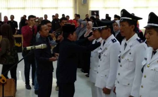 Lantik 5 Lurah dan 14 Kepala Puskesmas, Herman HN Ingatkan Soal Pelayanan