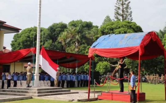 Hari Pancasila, Parosil Berikan Hadiah Umrah Komandan Upacara