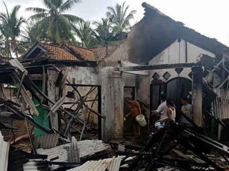 Sehari Jelang Idul Fitri, Rumah Warga Desa Siring Jaha Lamsel Ludes Terbakar