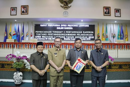 Pj Sekda Lampung Sampaikan Raperda LPJ Pelaksanaan APBD 2018