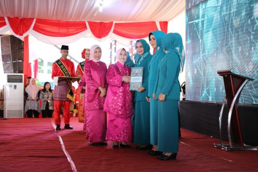 PKK Tanggamus Raih Penghargaan Pakarti Utama 1