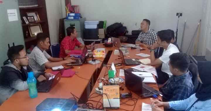AJI-Institut Jurnalisme Lampung Beri Pelatihan Menulis Puskamsikham Unila